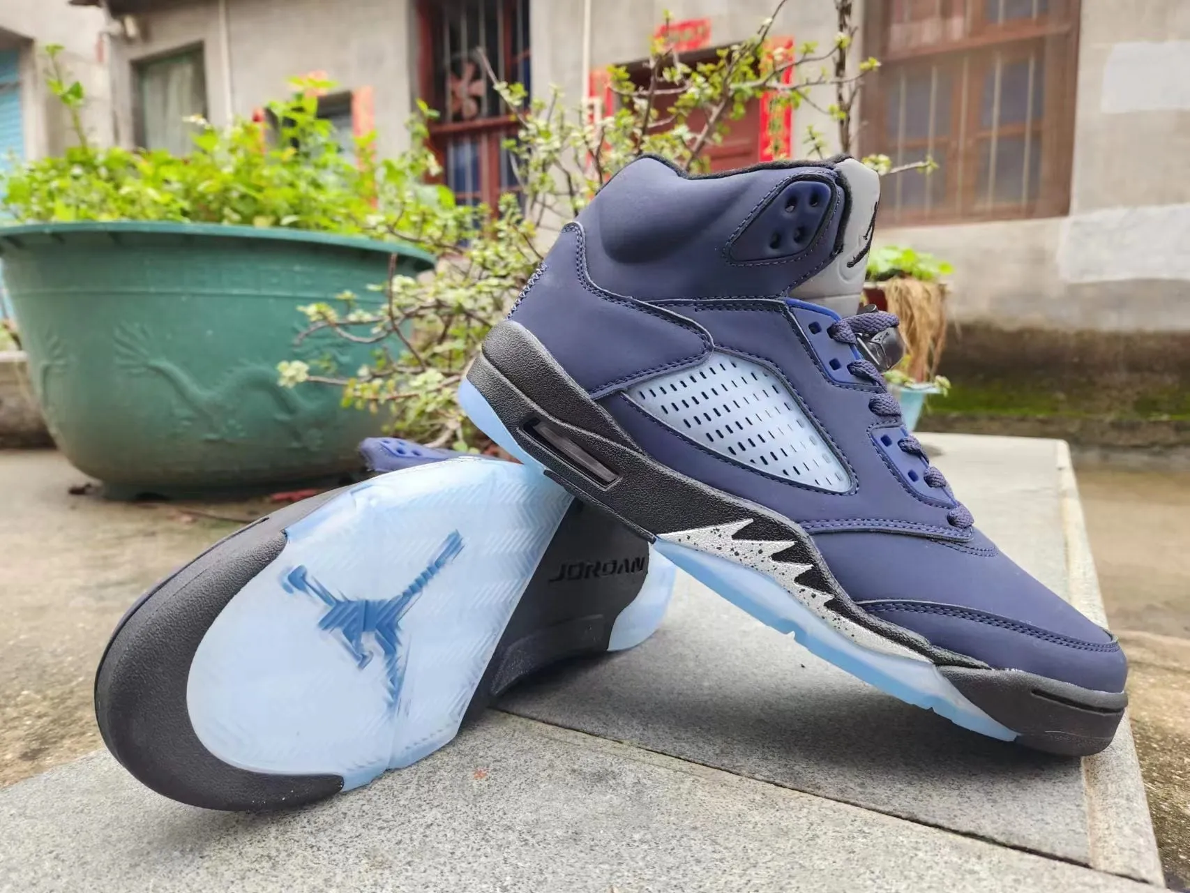 blue and 5 Jordan black Future-proof Local delivery