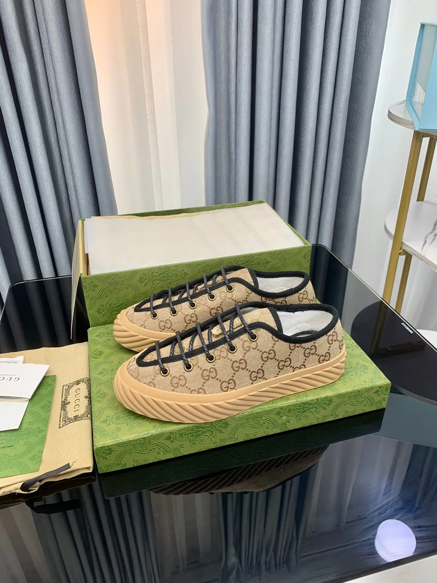 Classic THICK-SOLE UNIQUE GG Gucci SNEAKER All-encompassing selection LIGHT BROWN CANVAS