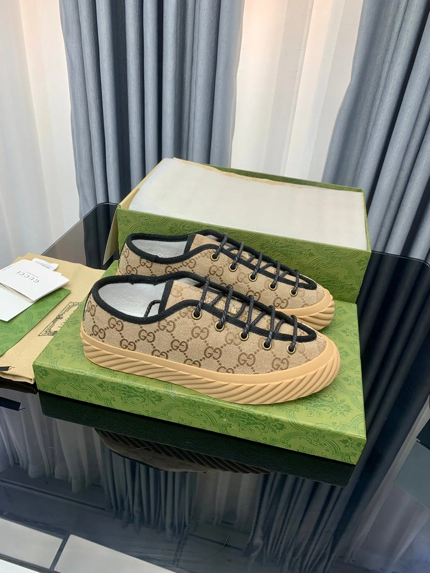 Classic THICK-SOLE UNIQUE GG Gucci SNEAKER All-encompassing selection LIGHT BROWN CANVAS