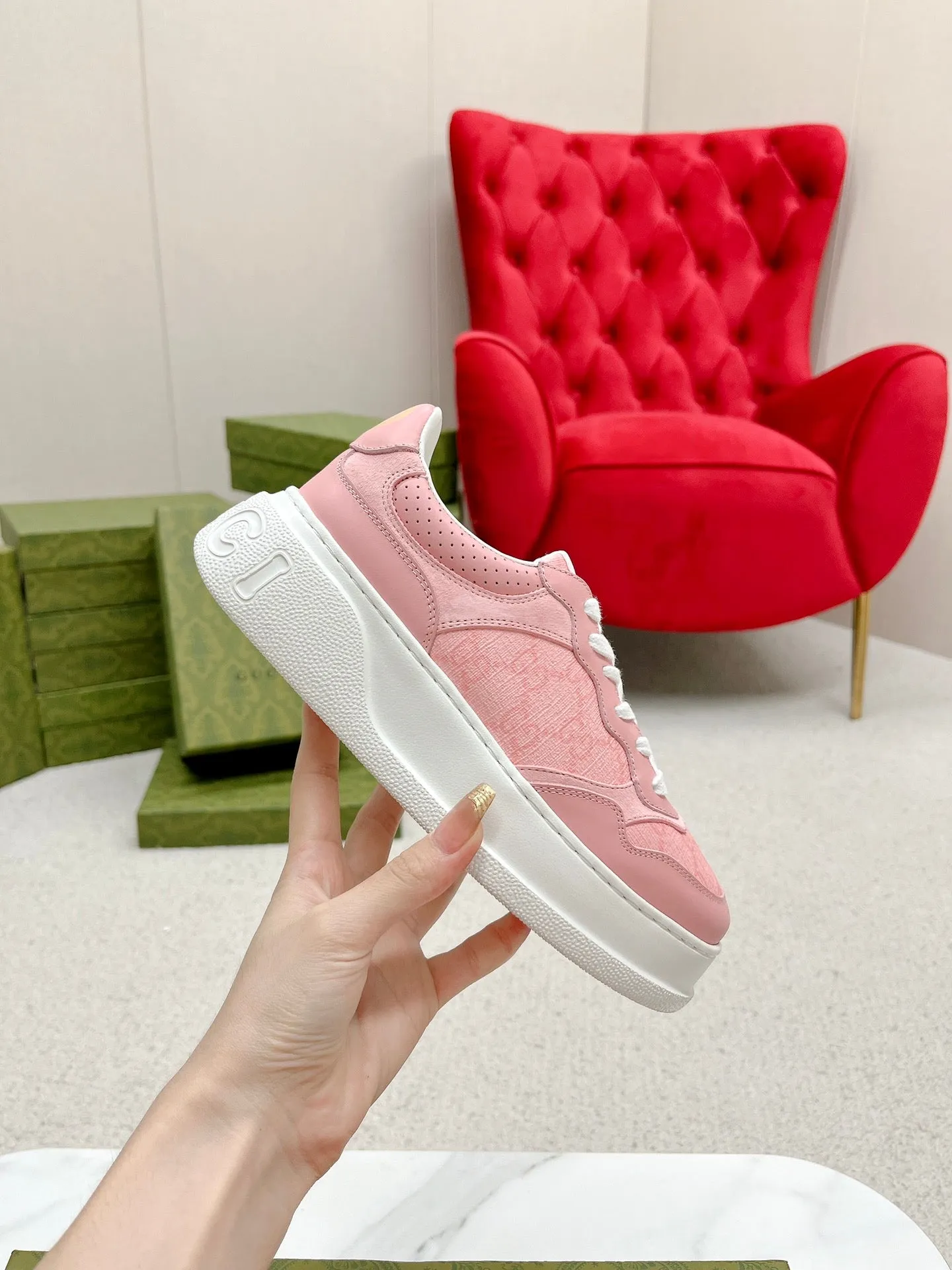 GG CALFSKIN PINK LIGHT Helpful TRAINER Digital Gucci