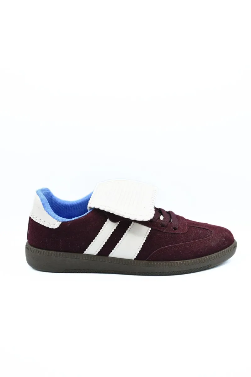 Lace-Up Flip Tongue Round Toe Trainers