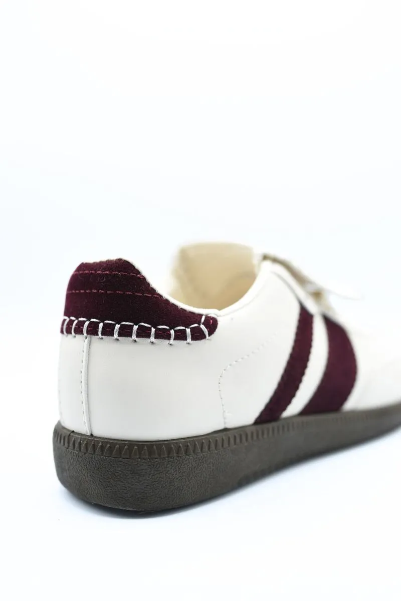 Lace-Up Flip Tongue Round Toe Trainers