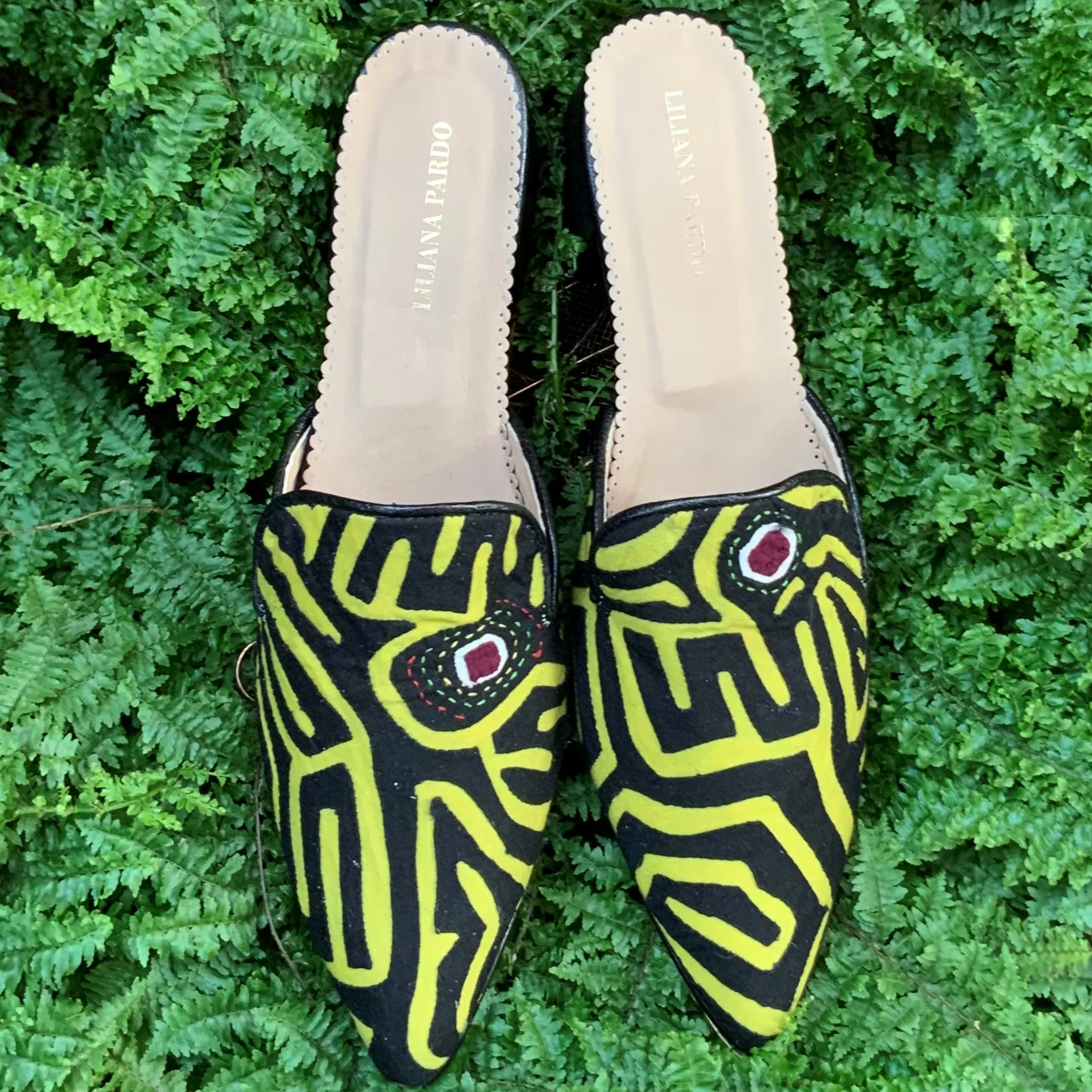 Mola Mule | Black Yellow