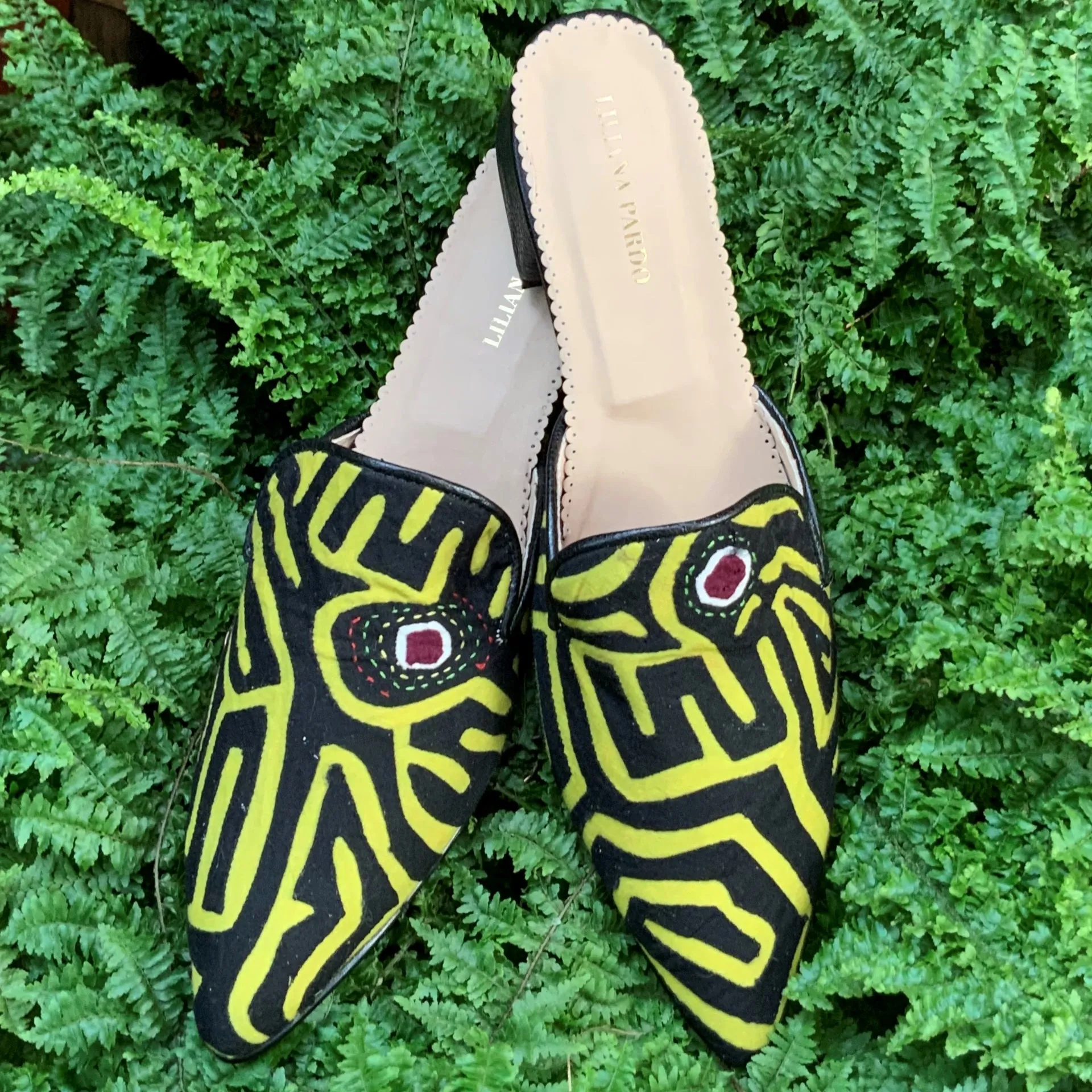 Mola Mule | Black Yellow