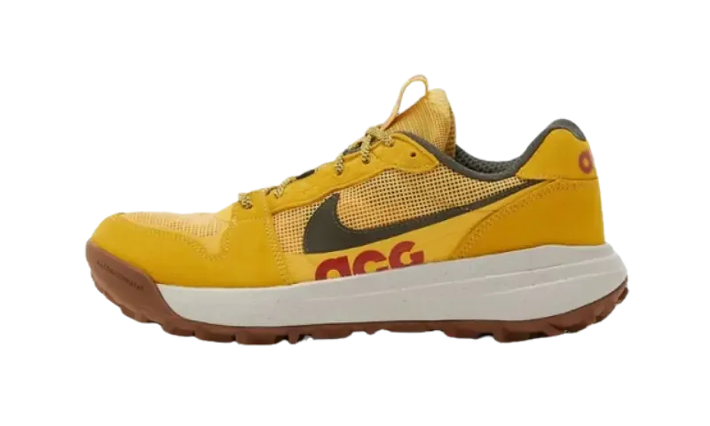 Nike ACG Lowcate Solar Flare