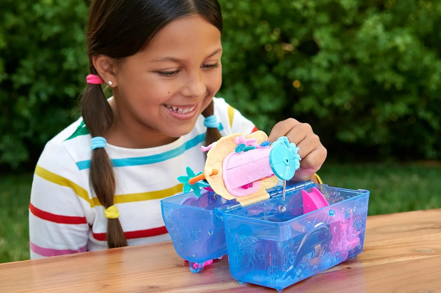 Polly Pocket Playset, Sparkle Cove Adventure Treasure Chest Animal Toy with 2 Dolls, Surprise Accessories & Water Play