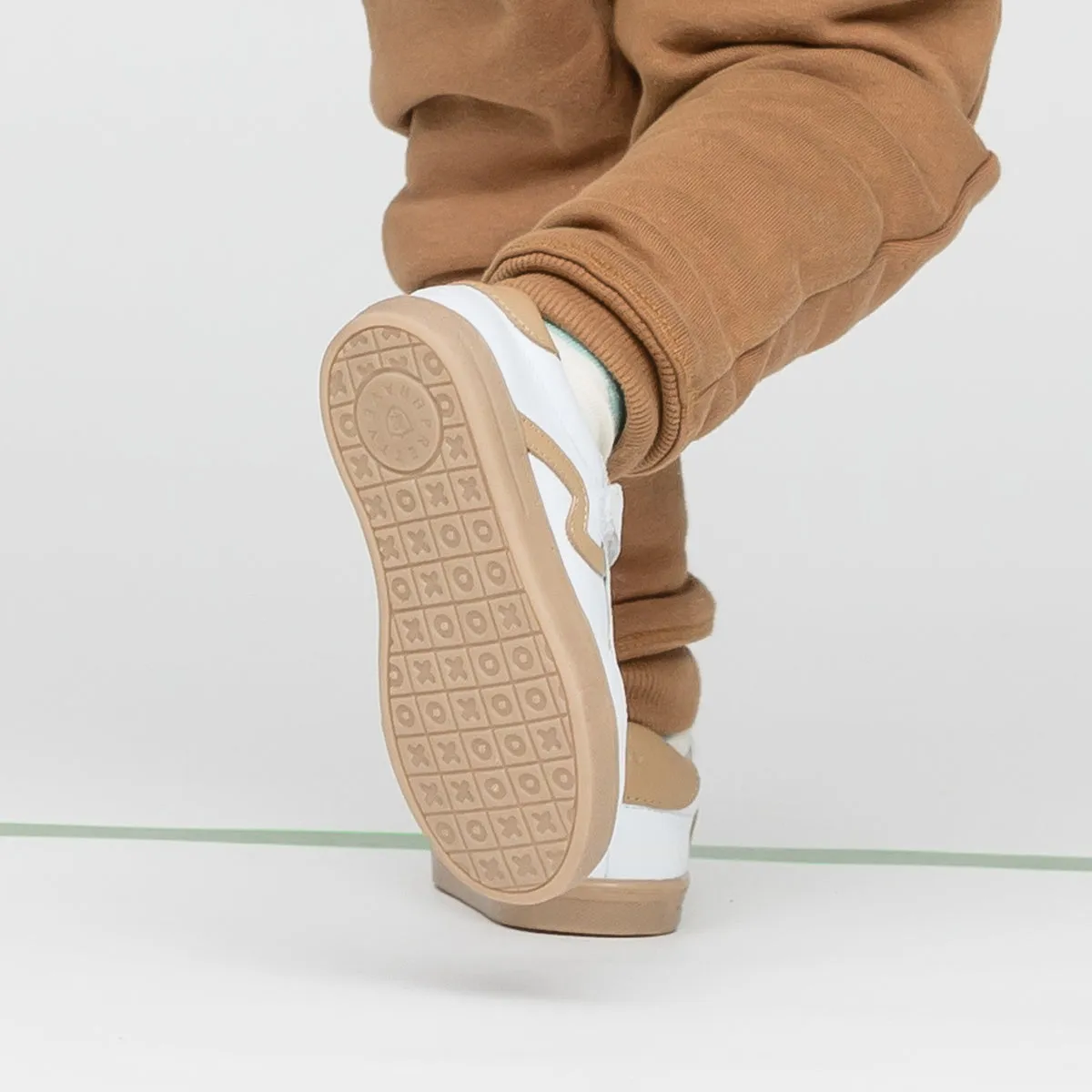 Pretty Brave XO Trainer - White/Camel