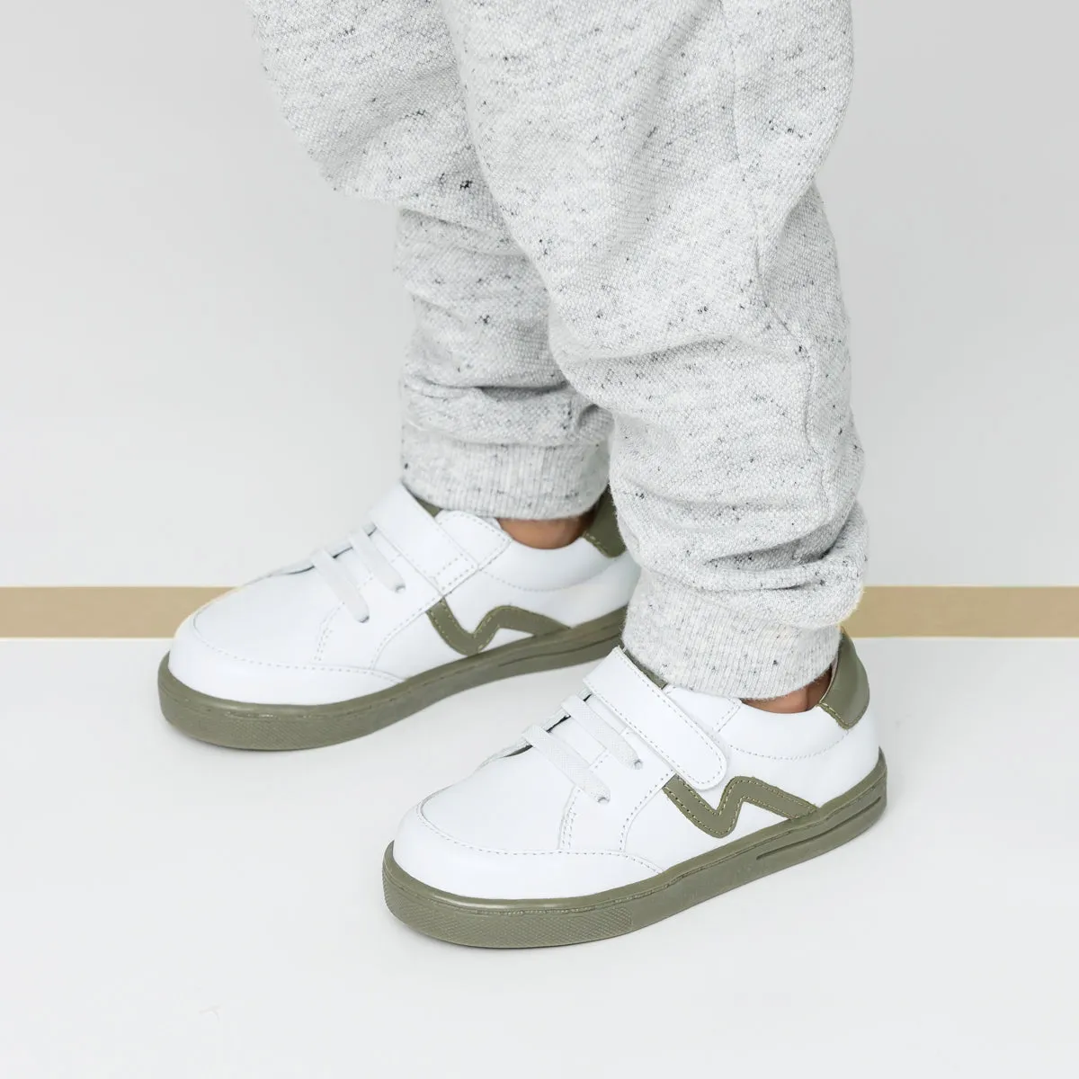 Pretty Brave XO Trainer - White/Khaki