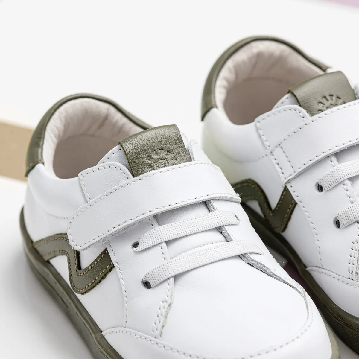 Pretty Brave XO Trainer - White/Khaki