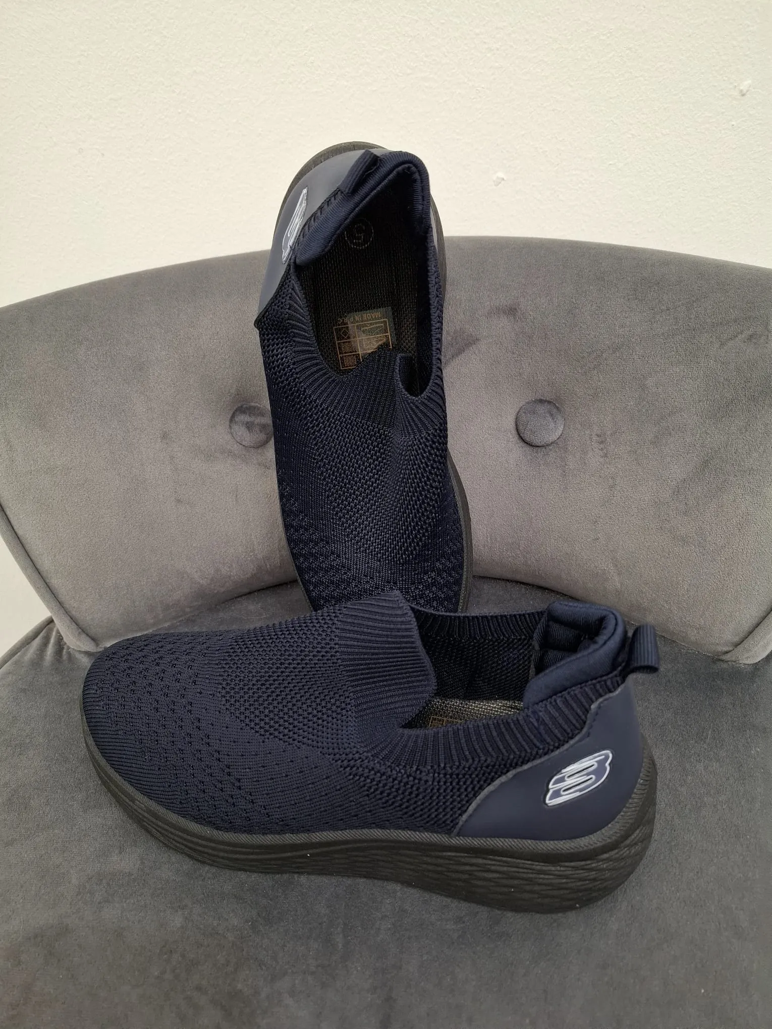 Soft Plain Trainer (606)