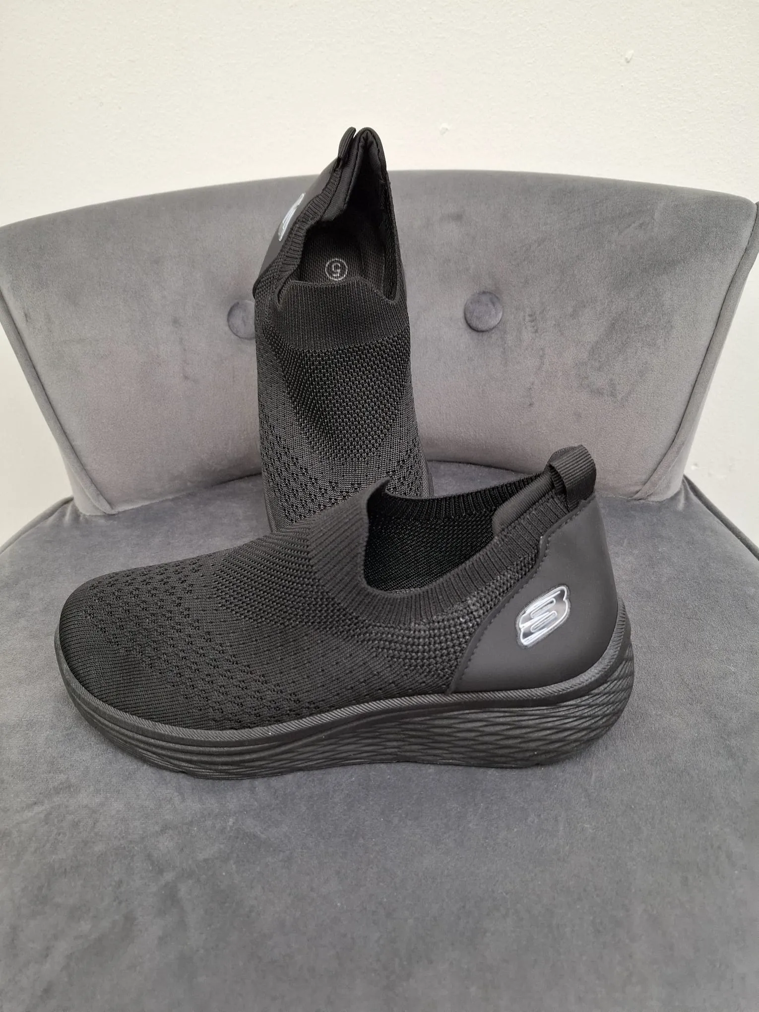 Soft Plain Trainer (606)