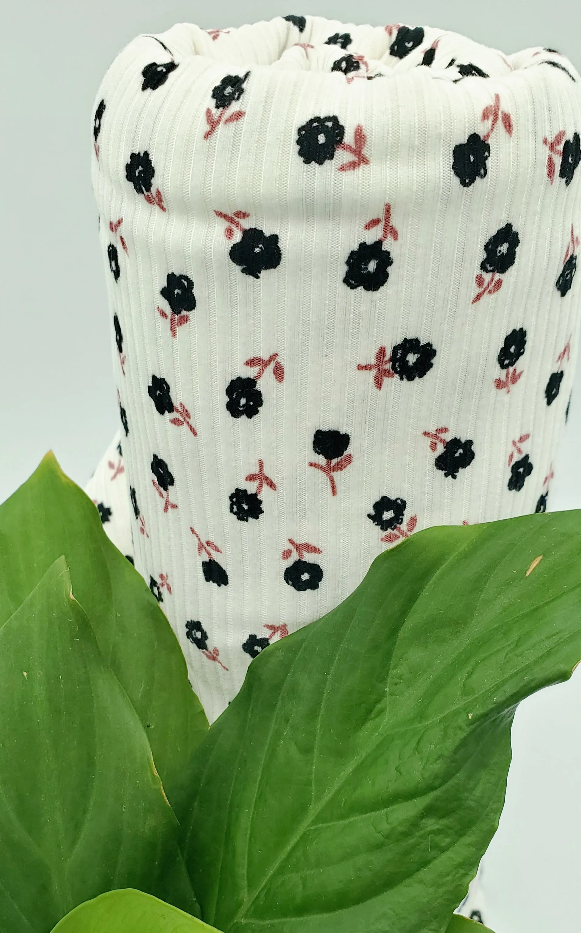 White and Pink Ditsy Floral Rib